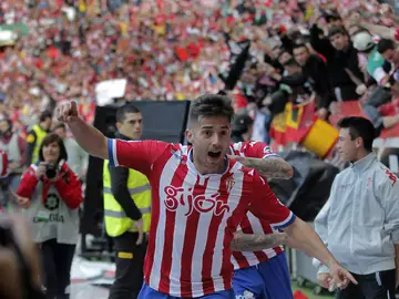 Jony celebra un gol con el Sporting Jony celebra un gol con el Sporting