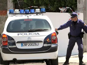 Un coche de la Policía Nacional Un coche de la Policía Nacional