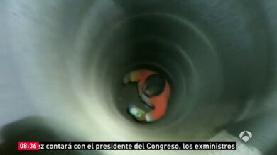Rescatan a un niño de 2 años que quedó atrapado en un pozo de seis metros