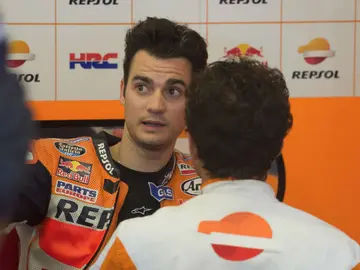 Pedrosa, en su box durante una carrera Pedrosa, en su box durante una carrera