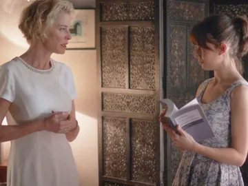 ¿Qué esconde Carlos? ¿Qué esconde Carlos?