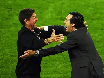 Unai Emery festeja el título del Sevilla en la Europa League Unai Emery festeja el título del Sevilla en la Europa League