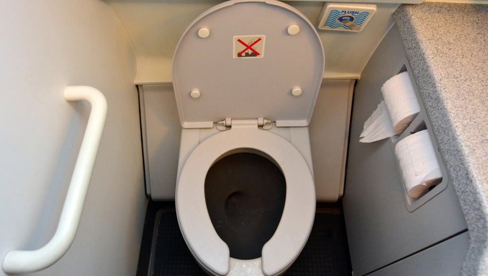 Baño de avión