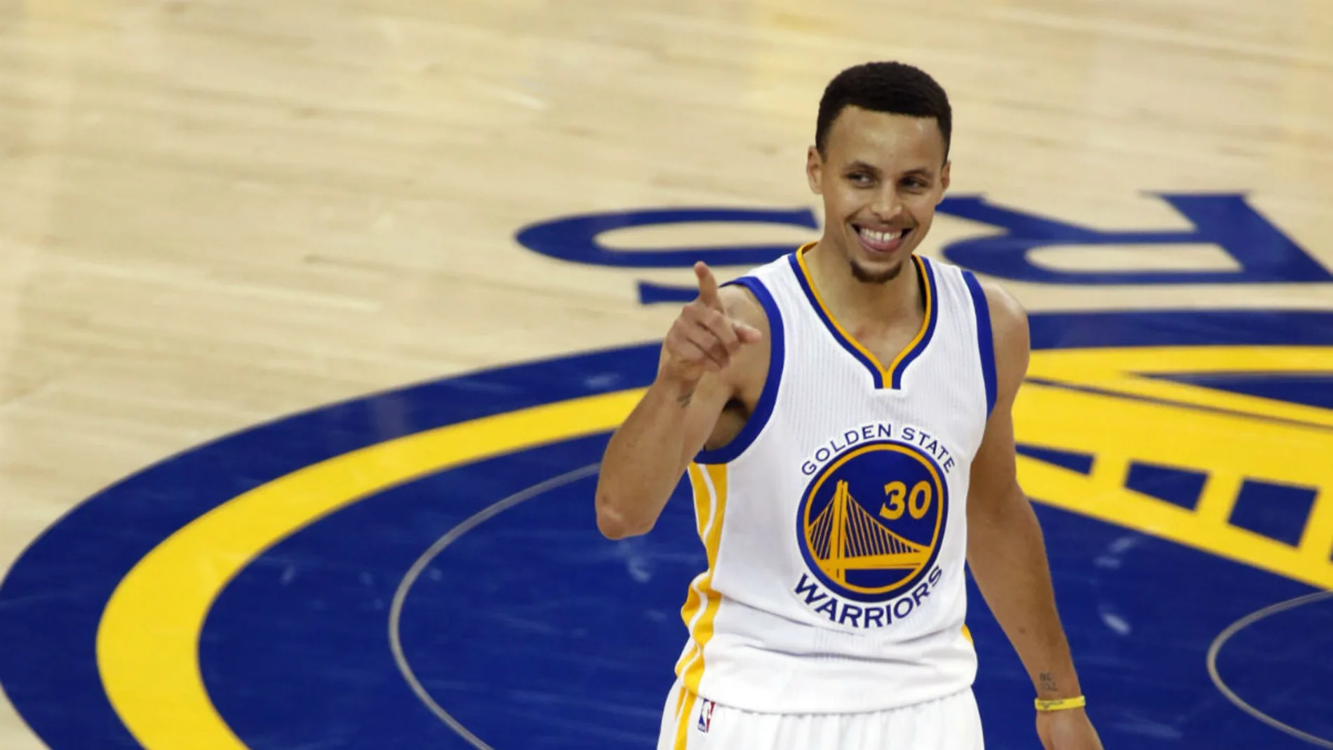 Stephen Curry celebra una canasta ante los Warriors Stephen Curry celebra una canasta ante los Warriors