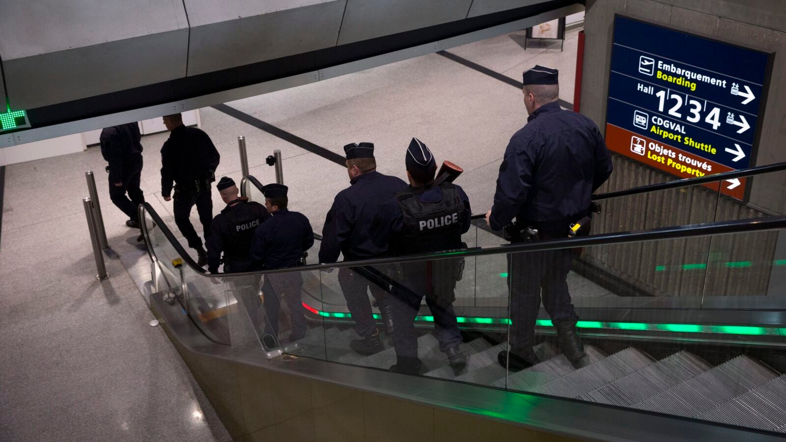  Francia investiga al personal de tierra del aeropuerto Charles de Gaulle tras el accidente de Egyptair