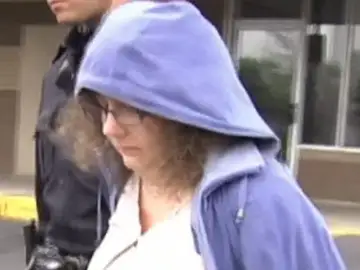 La profesora tras su detención La profesora tras su detención