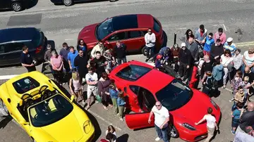 Sorpresa a un niño enfermo con Ferrari Sorpresa a un niño enfermo con Ferrari