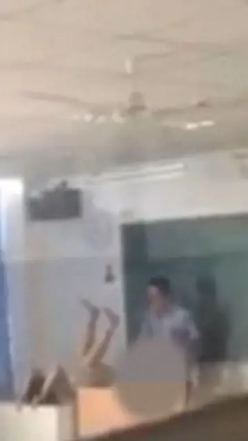 Pillan a un profesor manteniendo relaciones sexuales Pillan a un profesor manteniendo relaciones sexuales