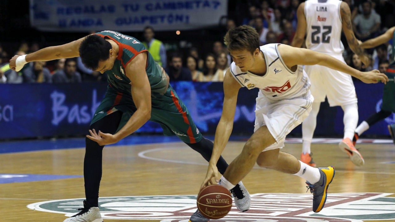 El Real Madrid mantiene la segunda plaza de la ACB al ganar al Sevilla