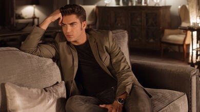 Roberto ofrece trabajo a Ester para estar cerca de ella