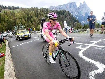 Kruijswijk, con la maglia rosa Kruijswijk, con la maglia rosa