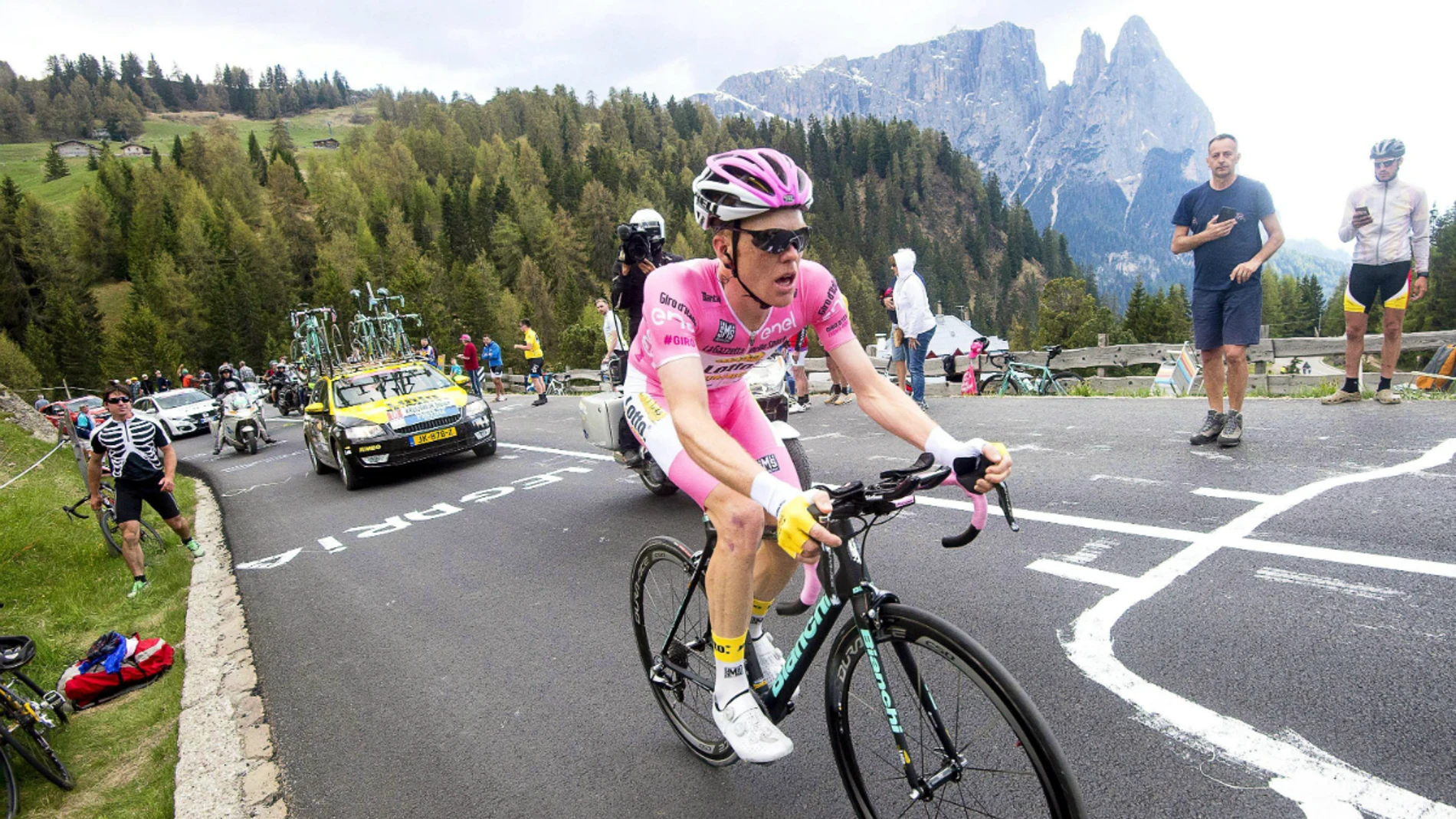 Kruijswijk, con la maglia rosa Kruijswijk, con la maglia rosa