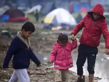 Ninos en Idomeni Ninos en Idomeni