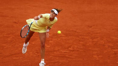 Muguruza sufre para ganar en su debut en Roland Garros