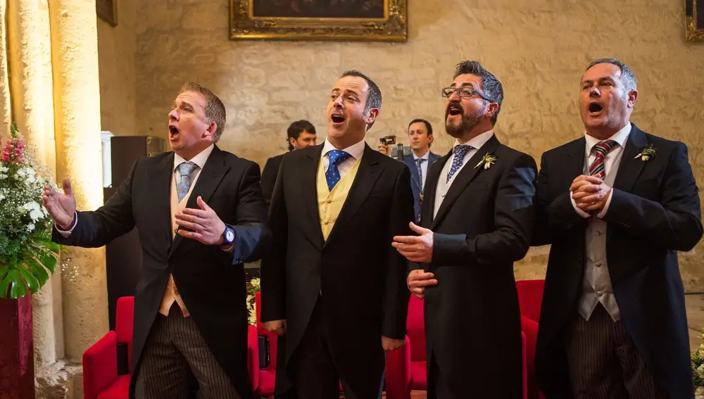 La cuadrilla al completo en la boda de Iñaki y Carmen