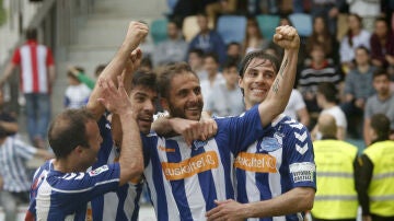 Mora celebra un gol ante el Bilbao Athletic