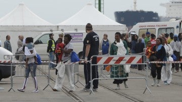 Más de un centenar de refugiados llegan a la isla de Lampedusa