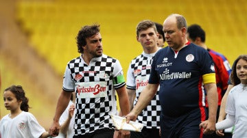 Fernando Alonso, durante un partidillo benéfico