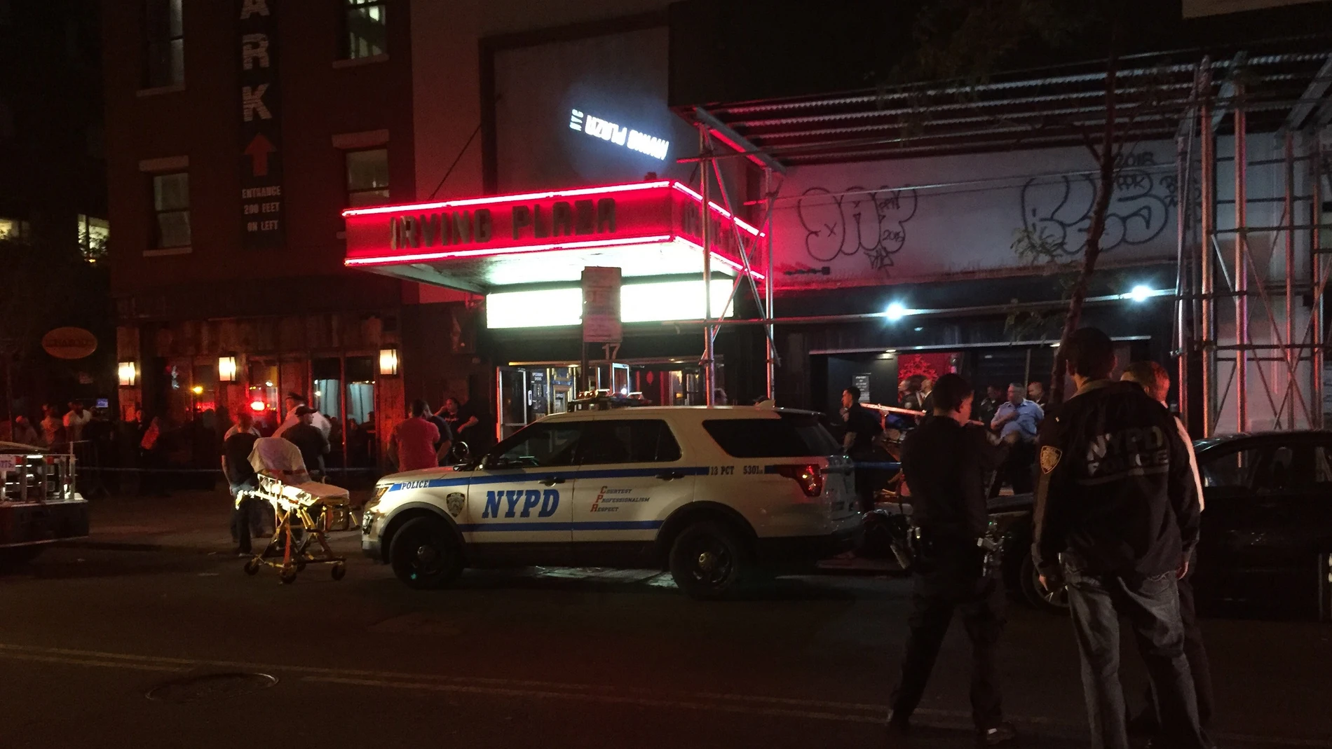 Exteriores de la sala Irving Plaza (Manhattan) tras el ataque. Exteriores de la sala Irving Plaza (Manhattan) tras el ataque.