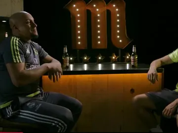 Roberto Carlos y Lucas Vázquez dialogan Roberto Carlos y Lucas Vázquez dialogan