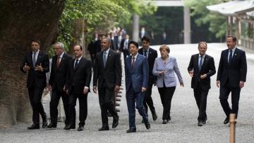 Los líderes del G7   en su visita a Gran Santuario de Ise en Ise, Mie (Japón).