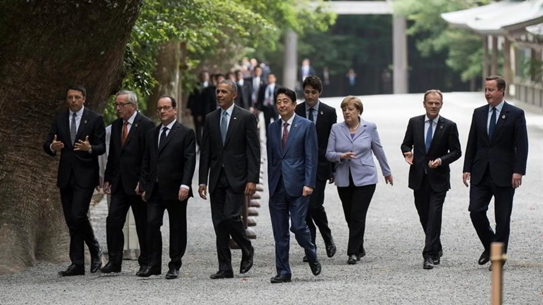 Los líderes del G7 en su visita a Gran Santuario de Ise en Ise, Mie (Japón). Los líderes del G7 en su visita a Gran Santuario de Ise en Ise, Mie (Japón).