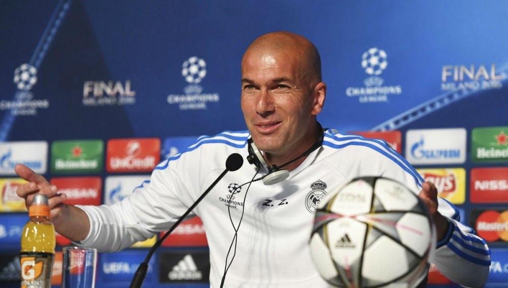 Zidane, en rueda de prensa en Milán