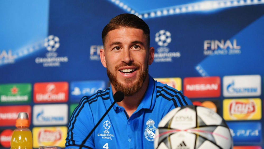 Sergio Ramos responde a los periodistas en la previa de la final