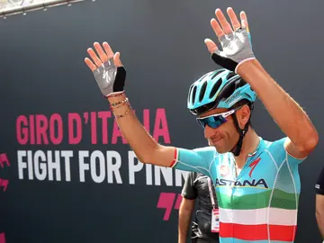 Nibali, durante una etapa del Giro Nibali, durante una etapa del Giro