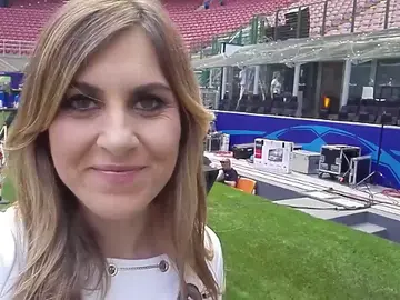 Susana Guasch enseña San Siro Susana Guasch enseña San Siro