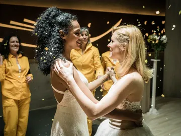 Baile romántico entre Macarena y Rizos Baile romántico entre Macarena y Rizos