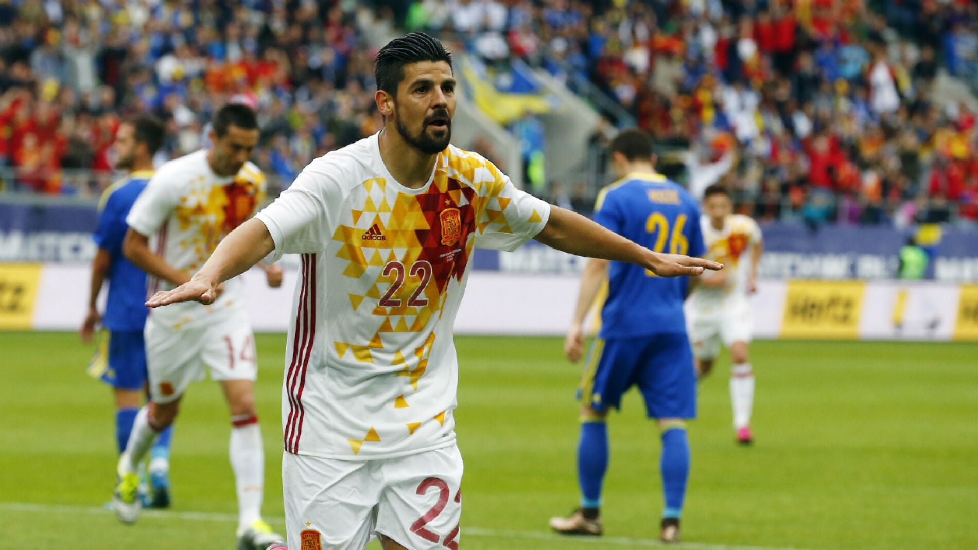 Nolito celebra un gol con Espa&ntilde;a