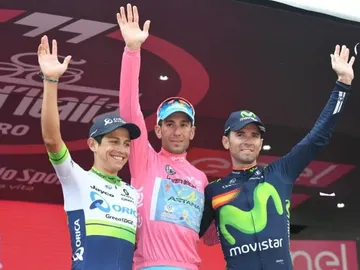 Nibali, Esteban Chaves y Alejandro Valverde, el podio final del Giro Nibali, Esteban Chaves y Alejandro Valverde, el podio final del Giro