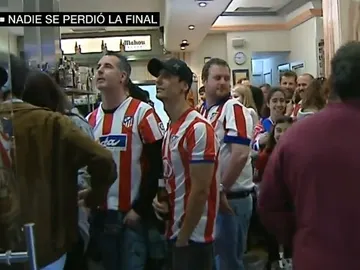 Aficionados del Atlético viendo la final de la Champions Aficionados del Atlético viendo la final de la Champions