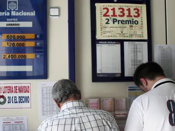 Un matrimonio de Sevilla gana más de 2 millones en la Bonoloto apostando sólo un euro Un matrimonio de Sevilla gana más de 2 millones en la Bonoloto apostando sólo un euro