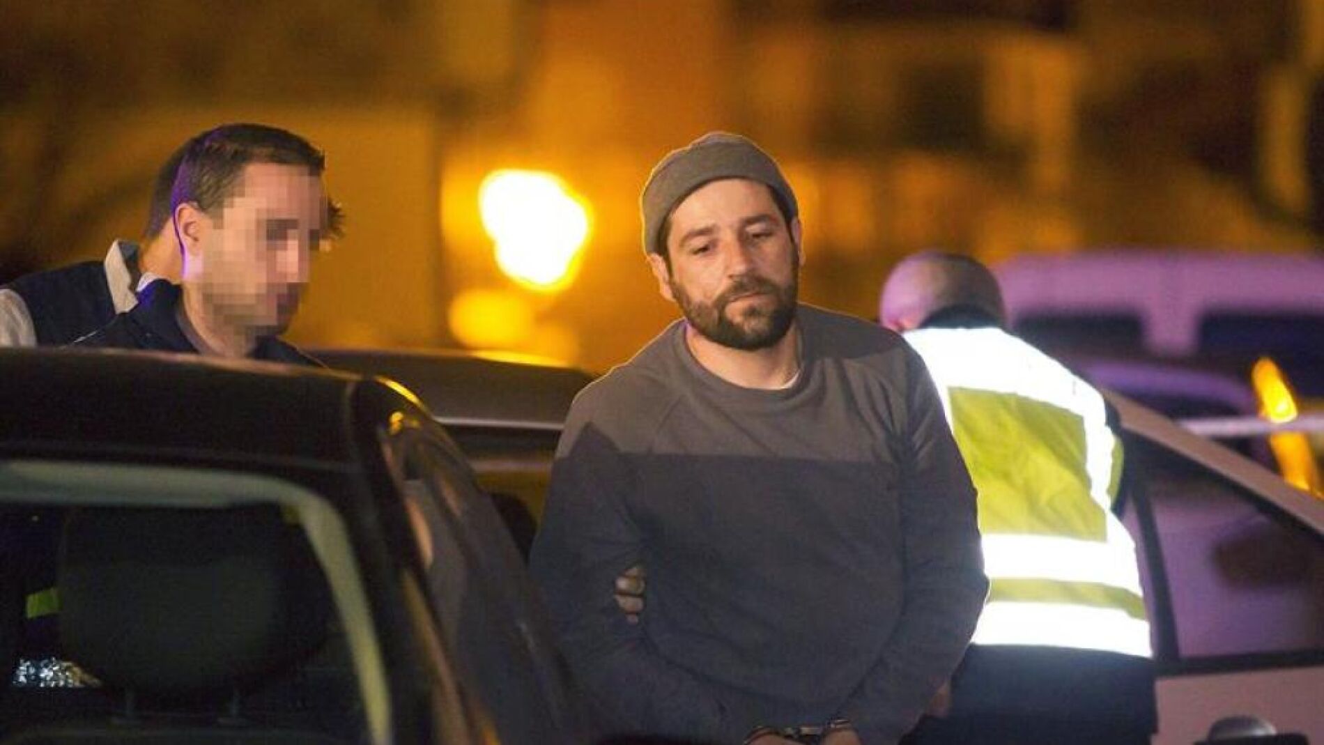 Detenido por estrellar su coche contra G&eacute;nova