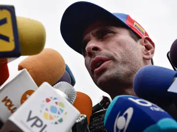 Henrique Capriles ante la prensa Henrique Capriles ante la prensa