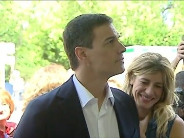 Frame 2.468512 de: Sánchez acusa a Rajoy de "jugar para que el PSOE sea tercero" y dice que no se abstendrá para que gobierne el PP Frame 2.468512 de: Sánchez acusa a Rajoy de "jugar para que el PSOE sea tercero" y dice que no se abstendrá para que gobierne el PP