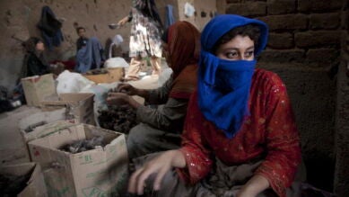 Inauguran en Kabul la primera universidad para mujeres de Afganistán 