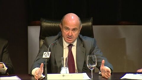 Frame 0.963626 de: El d&eacute;ficit p&uacute;blico baja tres d&eacute;cimas en el mes de marzo