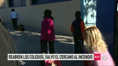 Los niños de Seseña vuelven al colegio casi tres semanas después del incendio