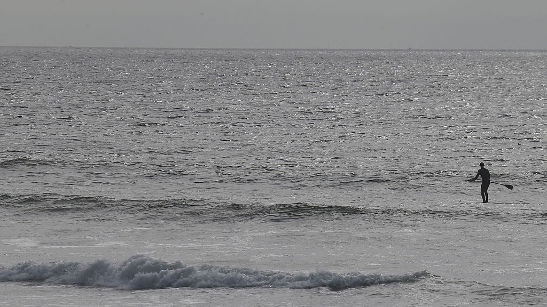 Un surfista