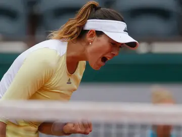 Garbiñe Muguruza celebra su última victoria en Roland Garros Garbiñe Muguruza celebra su última victoria en Roland Garros