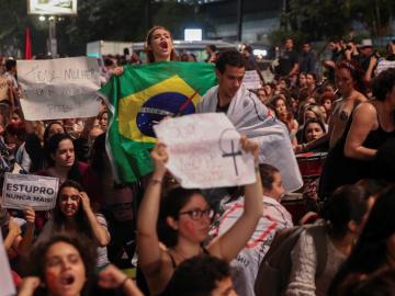 Protesta por la violación en Brasil