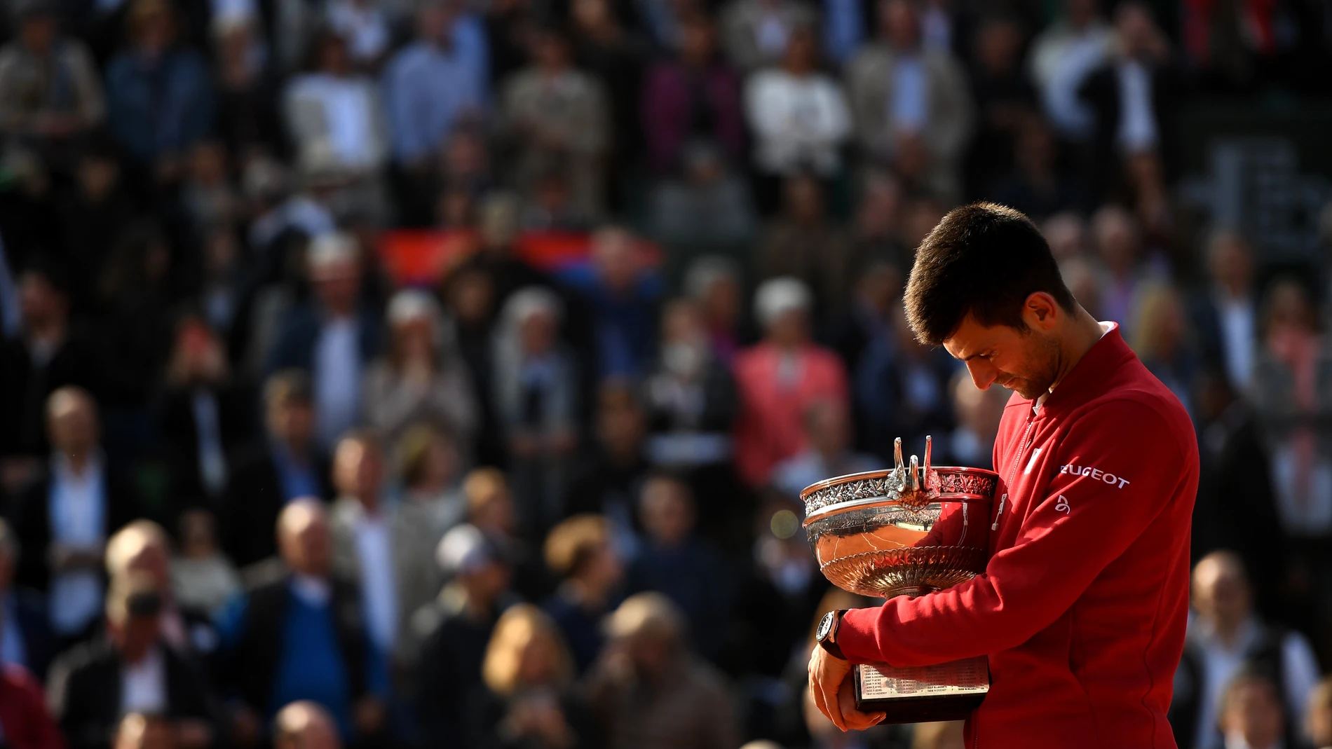Djokovic con la Copa de los Mosqueteros por primera vez Djokovic con la Copa de los Mosqueteros por primera vez