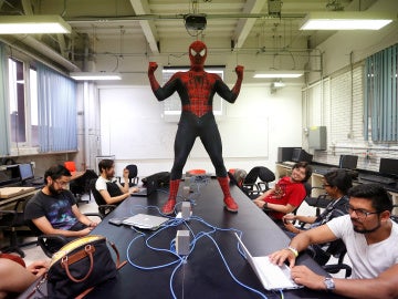 Moisés Vázquez durante una clase