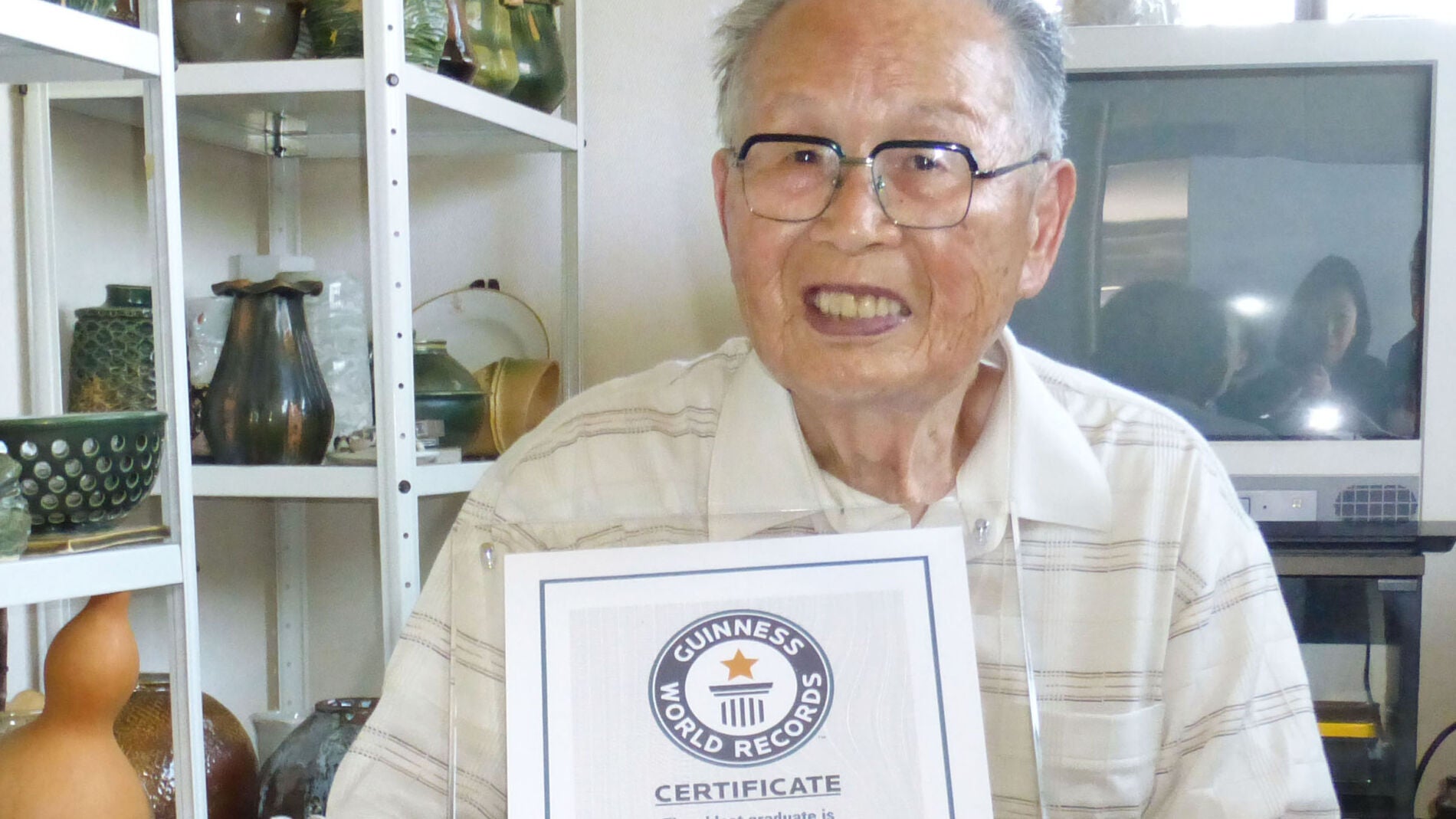 Shigemi Hirata, persona m&aacute;s mayor del mundo en conseguir un t&iacute;tulo universitario