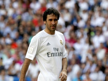 Raúl, en un partido con el Real Madrid