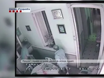 Frame 4.174093 de: Detenidas en Barcelona 13 personas que estafaban a ancianos haciéndose pasar por técnicos del gas Frame 4.174093 de: Detenidas en Barcelona 13 personas que estafaban a ancianos haciéndose pasar por técnicos del gas