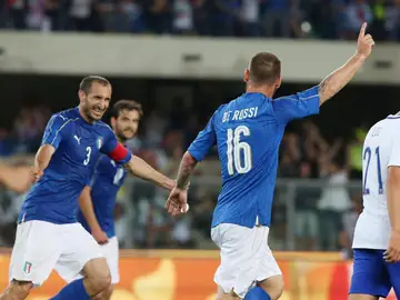 De Rossi celebra el gol conseguido con Italia De Rossi celebra el gol conseguido con Italia